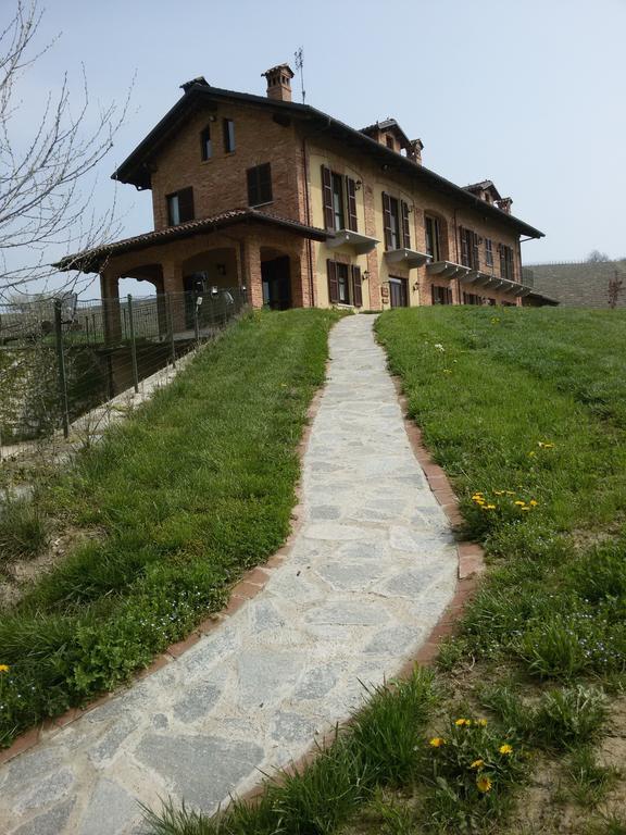 Villa Azienda Agricola Cascina Margherita San Damiano dʼAsti Exterior foto